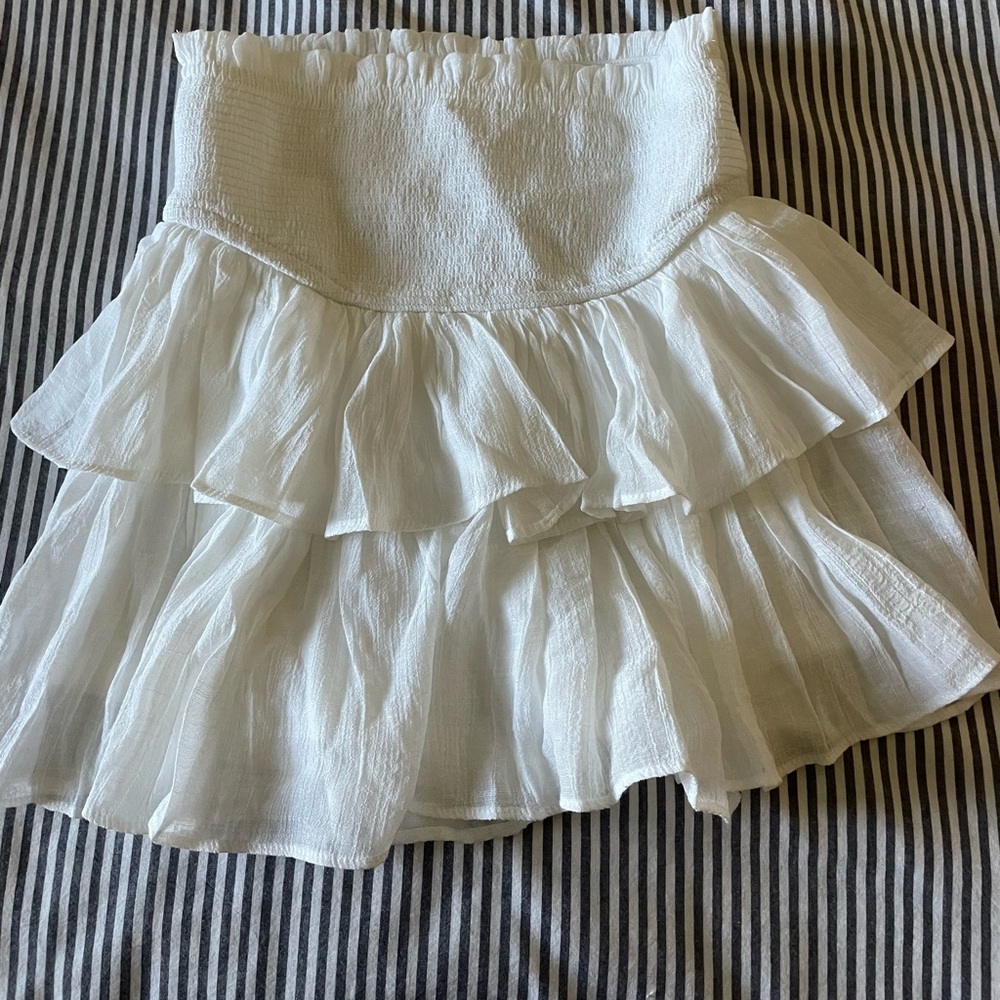 Ruffle white skort
